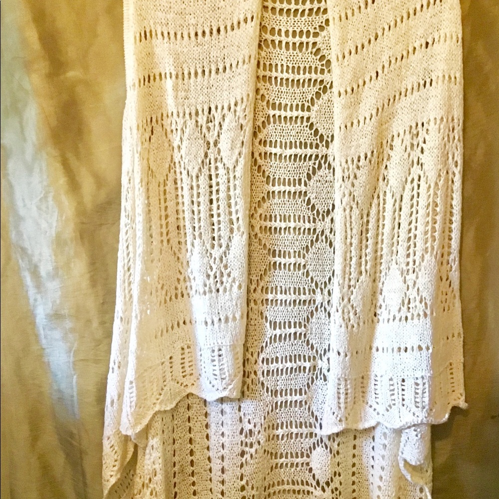 Beautiful Shaw/ light sweater perfect condition